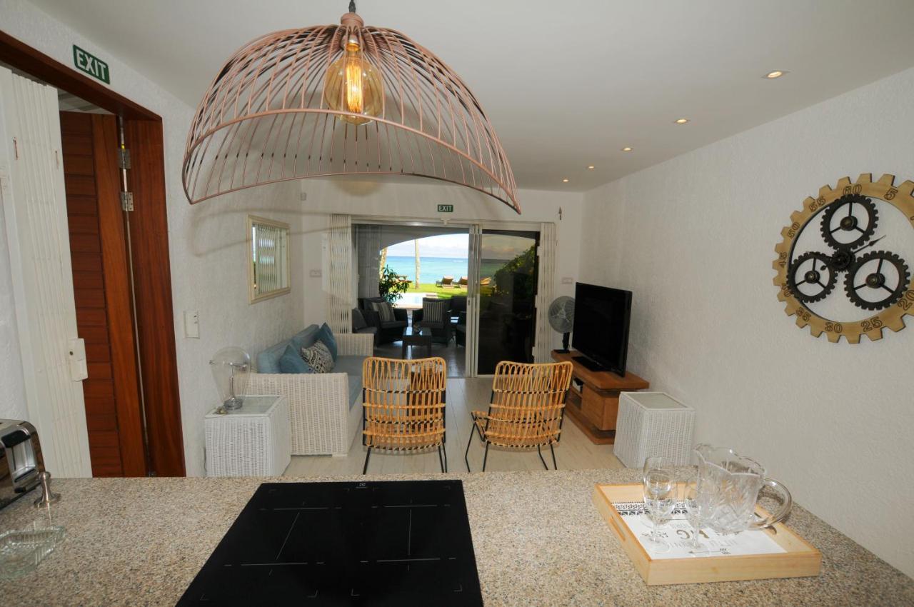 Caro'S Beachfront Trou aux Biches Exterior photo