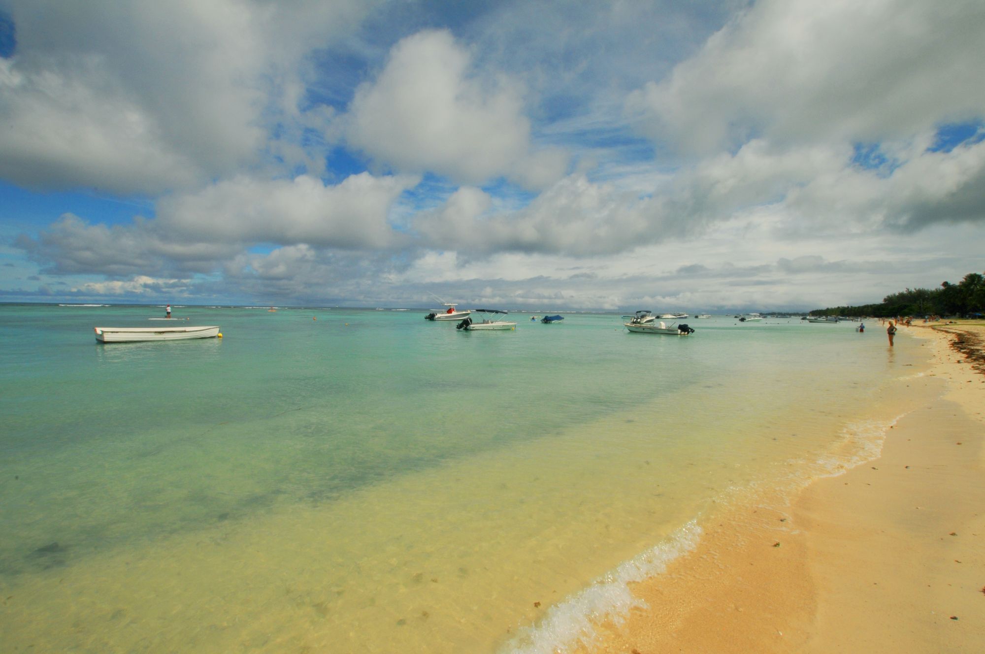 Caro'S Beachfront Trou aux Biches Exterior photo