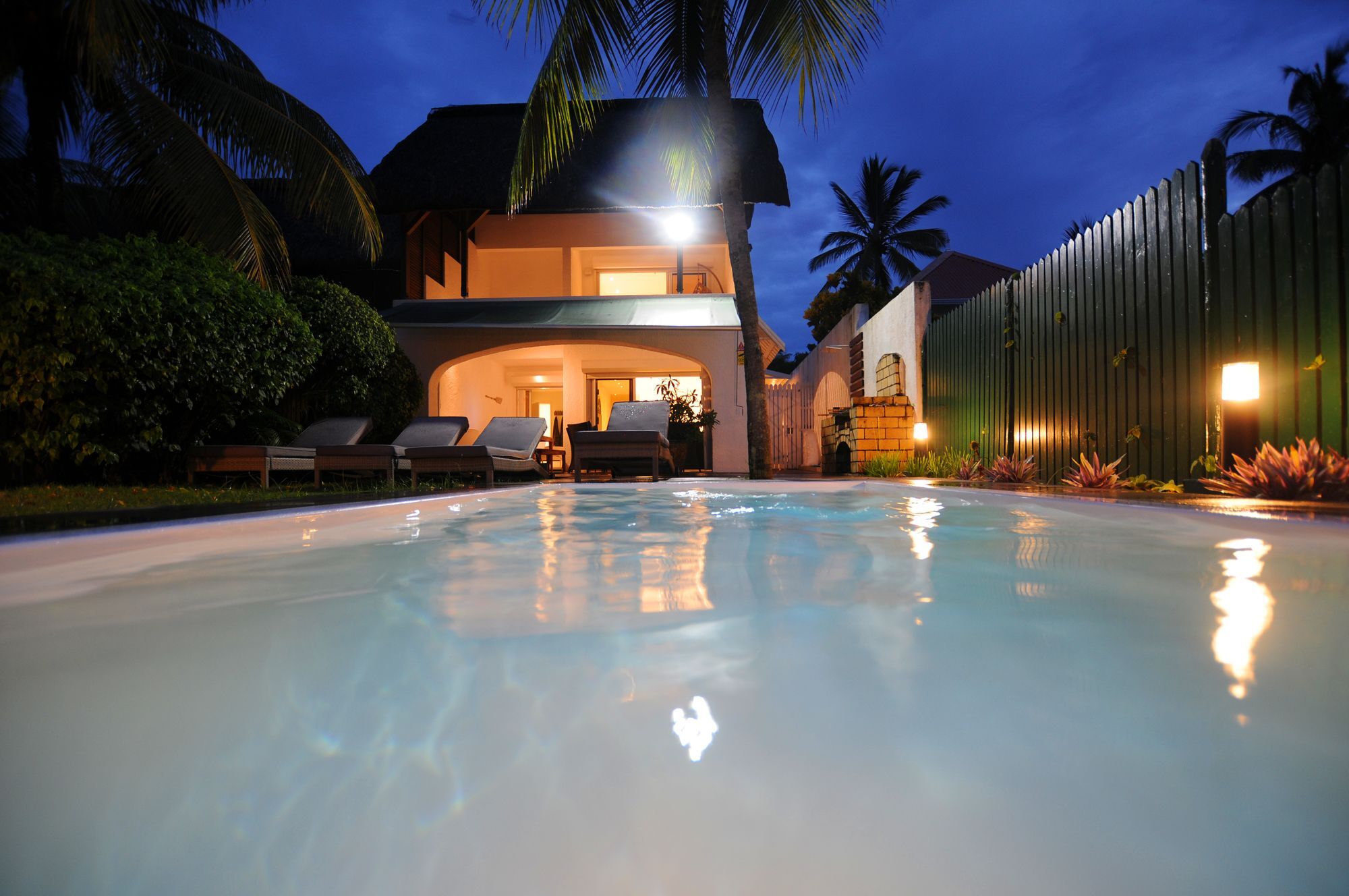 Caro'S Beachfront Trou aux Biches Exterior photo